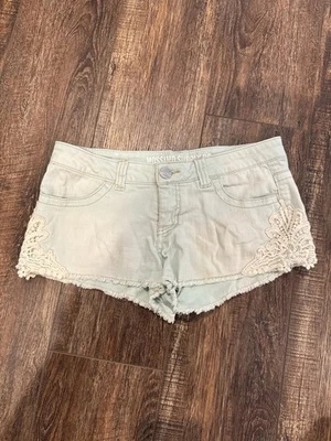 Mossimo Women's Denim Y2K Low Rise Cut Off Shorts SZ 5 Light Wash W Embroidery - Image 1 of 4