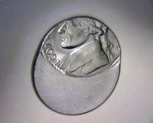 1XXX D JEFFERSON NICKEL🌟65% OFF CENTER STRIKE 🌟 🌟"HI- GRADE"🌟US ERROR COIN - Picture 1 of 6