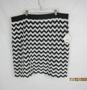 Ava & Viv Damen Mini Pullover Rock schwarz & weiß 3X - Bild 1 von 13