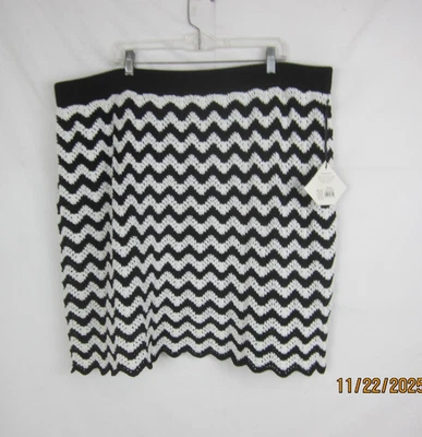 Mini falda suéter para mujer Ava & Viv blanco y negro 3X Foto 1 de 4