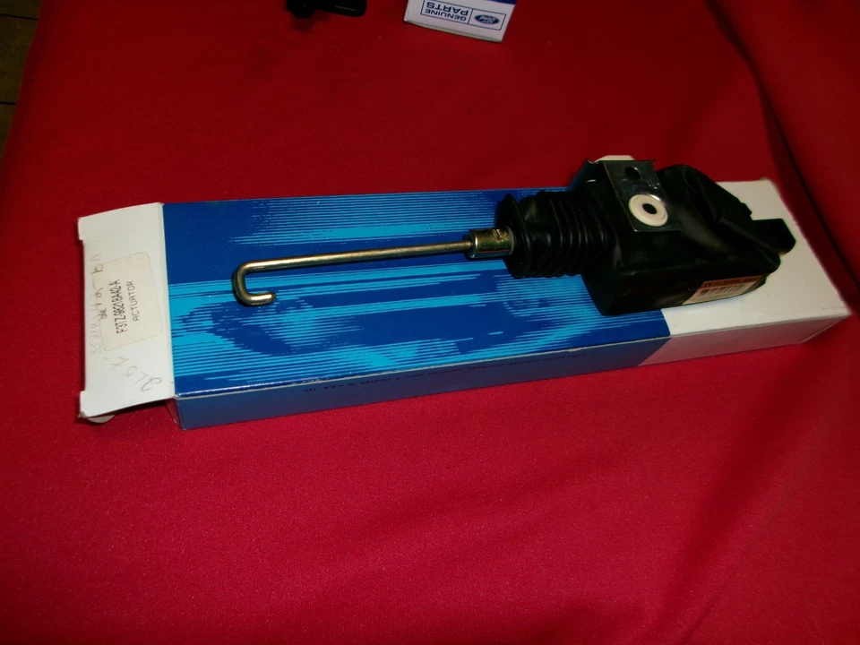 Actuador de cerradura de puerta delantera Ford OEM NOS F3TZ-98218A42-A 1993 camión Bronco Foto 1 de 1