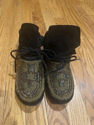 Mocasines con cuentas de gamuza negros House of Harlow Maddie para mujer Foto 1 de 4