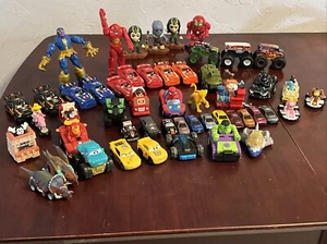 Gran lote de juguetes para niños, figuras, camiones y autos #74 - Imagen 1 de 14