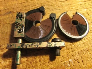 Carolina Archery "Whisker Biscuit" Arrow Rest & Extra Biscuit, Bow Arrow Rest,VG - Picture 1 of 4
