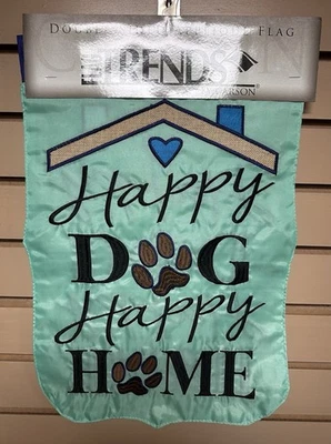 Bandeira de jardim ao ar livre Happy Dog Happy Home Carson Home 12” X 18” - Imagem 1 de 3