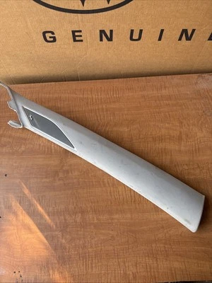 大众高尔夫 GTI WINDSHIELD 右侧 A PILLAR TRIM 和扬声器 原始设备制造商 2018-21 — 第 1/4 张图片