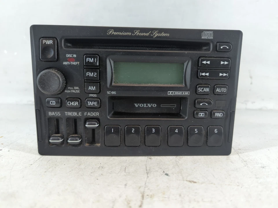 Receptor de radio reproductor de CD Volvo serie 90 Am Fm RJ450 Foto 1 de 4