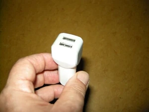 Auto Ladegerät 2 x USB für Zigarettenanzünder 12V Ladeadapte mit Werbeaufschrift - Zdjęcie 1 z 3