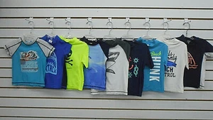 Prendas para nadar surtidas de mangas cortas para niños pequeños/niños tallas 3T - Imagen 1 de 5