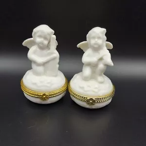 Juego de 2 cajas de baratijas vintage blancas con bisagras - Imagen 1 de 12