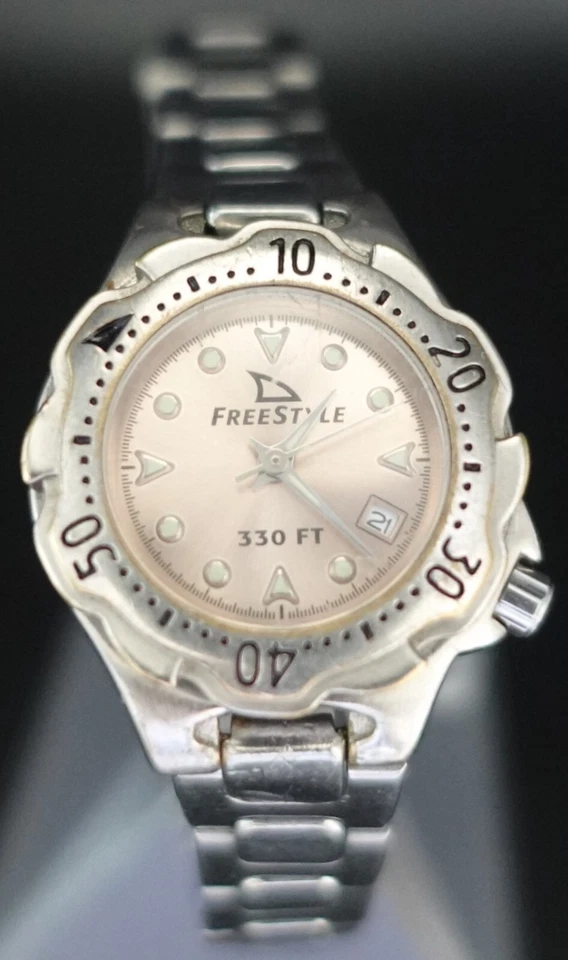Reloj FreeStyle Mujer Tono Plateado CA EE. UU. Japón Movimiento WR 330 FT Batería Nueva Foto 1 de 1