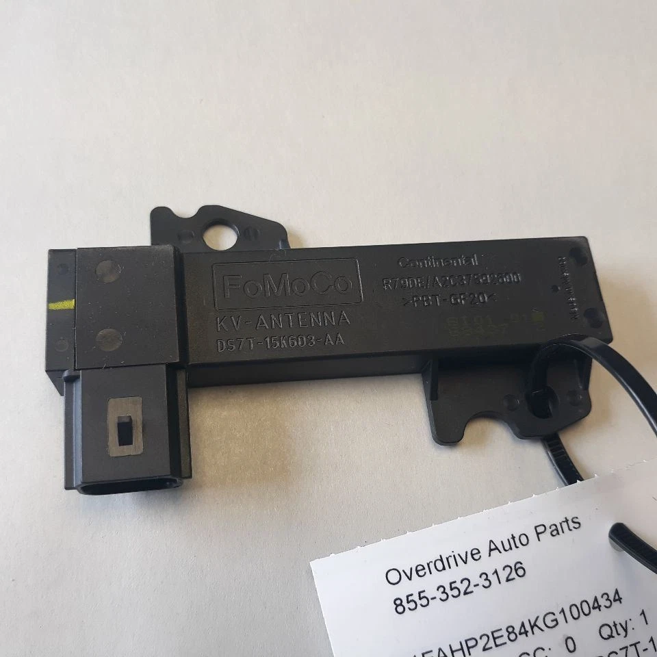Módulo de antena de entrada sin llave Ford Taurus {DS7T-15K603-AA} 2019 2018 2017 2016  Foto 1 de 4