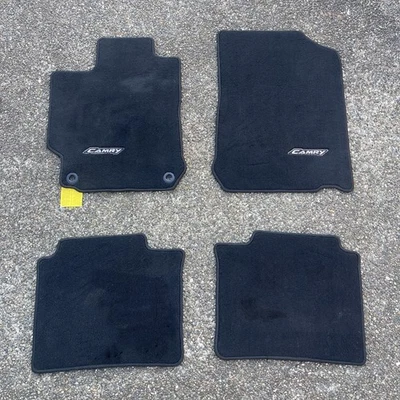 Alfombrillas Carper negras genuinas para Toyota Camry 15-17 PT208-03150-20 usadas Foto 1 de 4