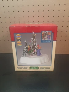 LEMAX VILLAGE COLLECTION MERRY CHRISTMAS TREE #44190 FIGUREN VINTAGE 2004 - Bild 1 von 5