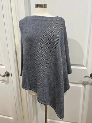Poncho J. Mclaughlin 70 % lana 30 % cachemir azul y blanco talla única Foto 1 de 4