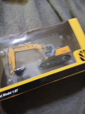 New Holland Excavator HO Scale - Image 1 of 4