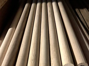 1-1/4 "x 36" Ash wooden dowels - 1 lot and 10 dowels in a lot - Picture 1 of 2