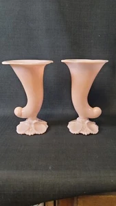 Pair Cambridge Glass Crown Tuscan Pink Sea Shell Base Cornucopia Vases 9 1/4" - Picture 1 of 12