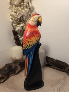 Fair Trade handgeschnitzter und bemalter Papageienvogel 30 cm hoch - rot - Bild 1 von 8