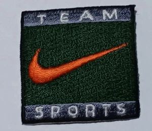 1 x Nike Logo Iron on or sew on Patch vintage Nike swoosh 4x4cm Green & Orange - Picture 1 of 2