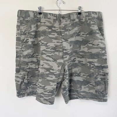 Wrangler Cargo Shorts Mens Size 46 X 10 Camouflage Green Casual 60KSW7E - Image 1 of 4