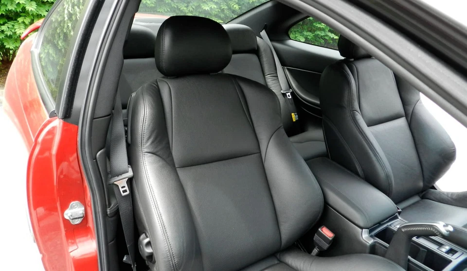 Fundas de asiento de repuesto de cuero negro para Pontiac GTO (5.ª generación) 2004-2006 Foto 1 de 4