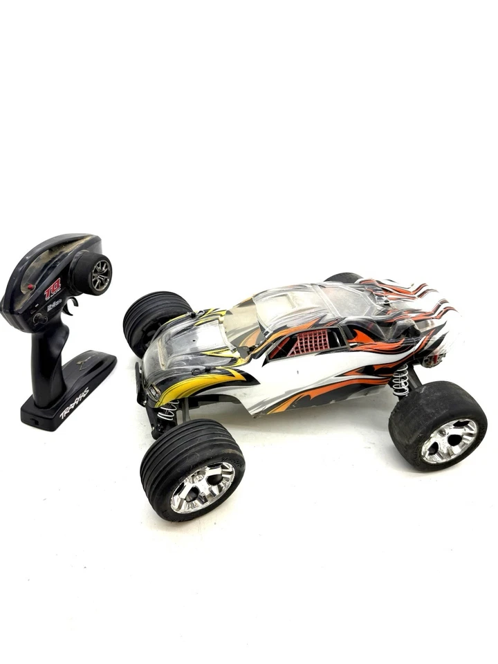 Traxxas Rustler 2WD Brushed Stadium Truck 1/10 - Image 1 of 4