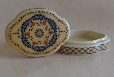 DELPRADO COLLECTION EP57 PORCELAIN TRINKET PILL BOX WAVY OVAL BLUE ORANGE FLORAL - Image 1 of 4