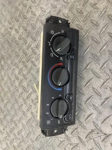 1999-2002 Chevrolet Silverado Climate Control Oem Tested - Picture 1 of 10
