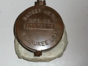 Dachsmessgerät Mfg Milwaukee WI Messingabdeckung Steampunk Briefbeschwerer Steinsockel - Bild 1 von 7