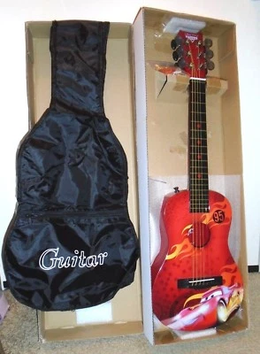  GUITARRA ACÚSTICA PRIMER ACTO de la película Disney Pixar Cars en caja con estuche 6 cables 1 selección Foto 1 de 4