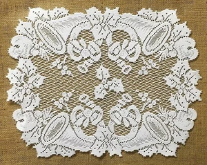 Lace Place Mat 14.5" x 19" White Holly and Horns Dining Room Livingroom - Picture 1 of 4
