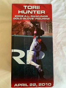 TORII HUNTER 2009 A.L. Rawlings Gold Glove Figurine~NIB~April 22, 2010 - Picture 1 of 3