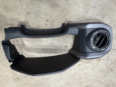 2016 - 2021 TOYOTA TACOMA OEM VELOCÍMETRO PAINEL DE INSTRUMENTOS PAINEL DE ACABAMENTO COM VENTILAÇÃO - Imagem 1 de 3