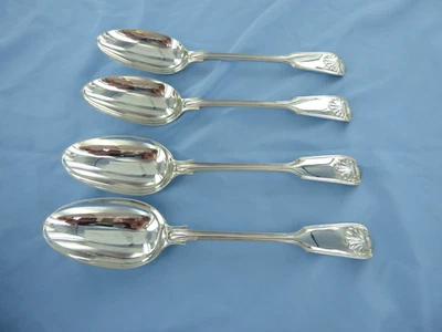 ANTIQUE SET OF 4 STERLING SILVER FIDDLE THREAD & SHELL SOUP SPOONS. LONDON 1838. - Image 1 of 4