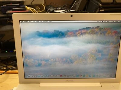 PORTATIL APPLE MACBOOK 13" - C2D 2Ghz - 2GB RAM - INALÁMBRICO - 160GB HD - A1181 Foto 1 de 4