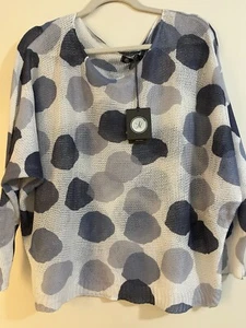 Size Medium Lightweight Oversized Sweater - NWT - Picture 1 of 4