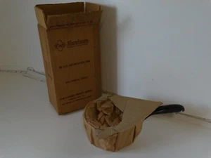 Vintage Club Aluminum Hammered 1.5 Qt Pot Sauce Pan Hammercraft Wood Handle NOS - Picture 1 of 7
