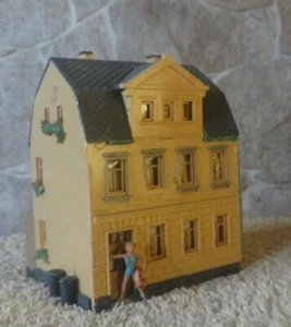 Hersteller unbekannt   (Spur H0 / TT)   Stadthaus Modell  3 - fertig gebaut - Bild 1 von 6