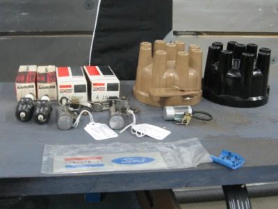 Lote de piezas de afinación Ford Vintage EE. UU. - Autolite Borg Warner Motorcraft Hi Po 289 Foto 1 de 4