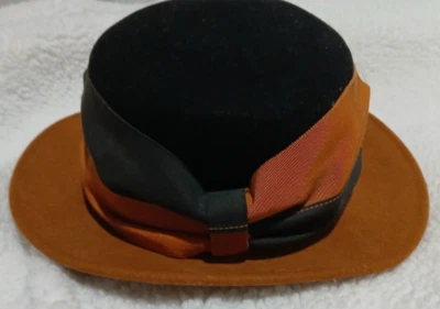 De colección Adolfo II Nueva York París Sombrero de Lana Naranja Ala Negra Lazos Para Mujer Moda Foto 1 de 4