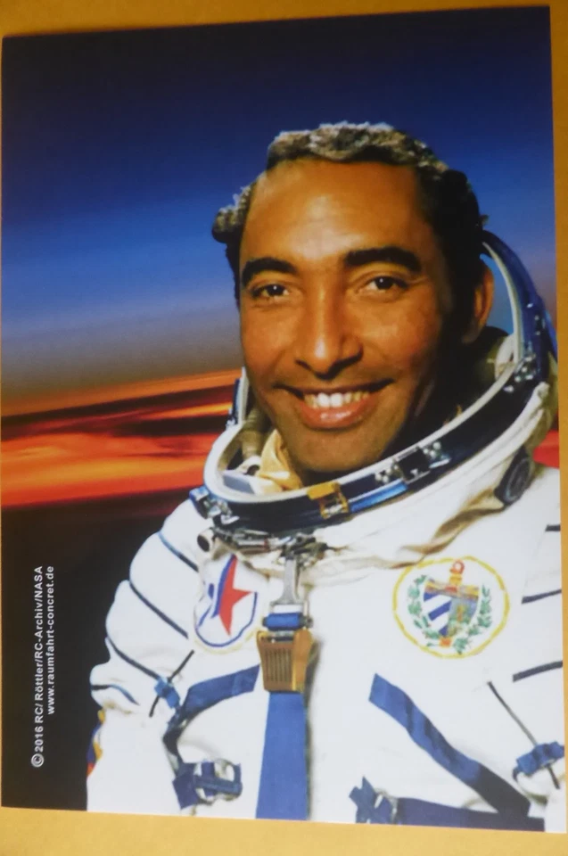 Raumfahrer-Autogrammkarte  A5, A. Tamayo Mendez (Kuba) ,Sojus 38 , (blanco) ,  - Bild 1 von 1