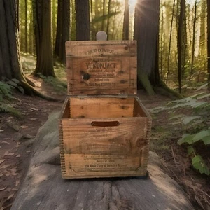 Yukon Jack 1979 Canadian Whiskey Wood Crate W/ Leather Straps - Wooden Box Case - Picture 1 of 15
