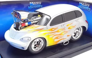 Muscle Machine 1/18 Scale 61190 - 2000 Chrysler PT Cruiser - Silver with Flames - Picture 1 of 5