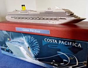 COSTA PACIFICA Schiffsmodell massiv Kreuzfahrtschiff in OVP m. Plakette/Medaille - Imagen 1 de 10