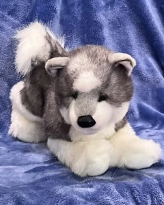 Juguete realista de peluche Douglas Cuddle Toy Husky Dog 2021 Bass Pro Shop - Imagen 1 de 11