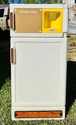 Refrigerador de cocina vintage Little Tikes Play con dispensador de agua Foto 1 de 4