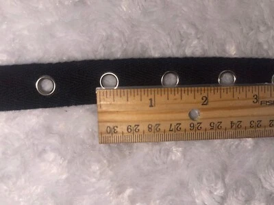 Cinta de algodón sarga negra de 5 yardas con ojales de metal plateado ojales de 3/4" de ancho Foto 1 de 2