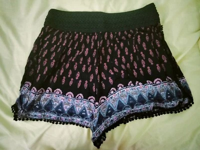 Pantalones Cortos Angie M Culotte India Negro Rojo Cintura Elástica Cachemira Bordada Foto 1 de 2