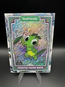 2025 Topps Chrome VeeFriends Principled Praying Mantis 90 Shimmer Refractor /250 - Bild 1 von 2